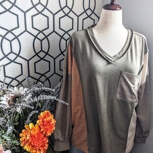 💚Olive Green and Tan Women's Top💚